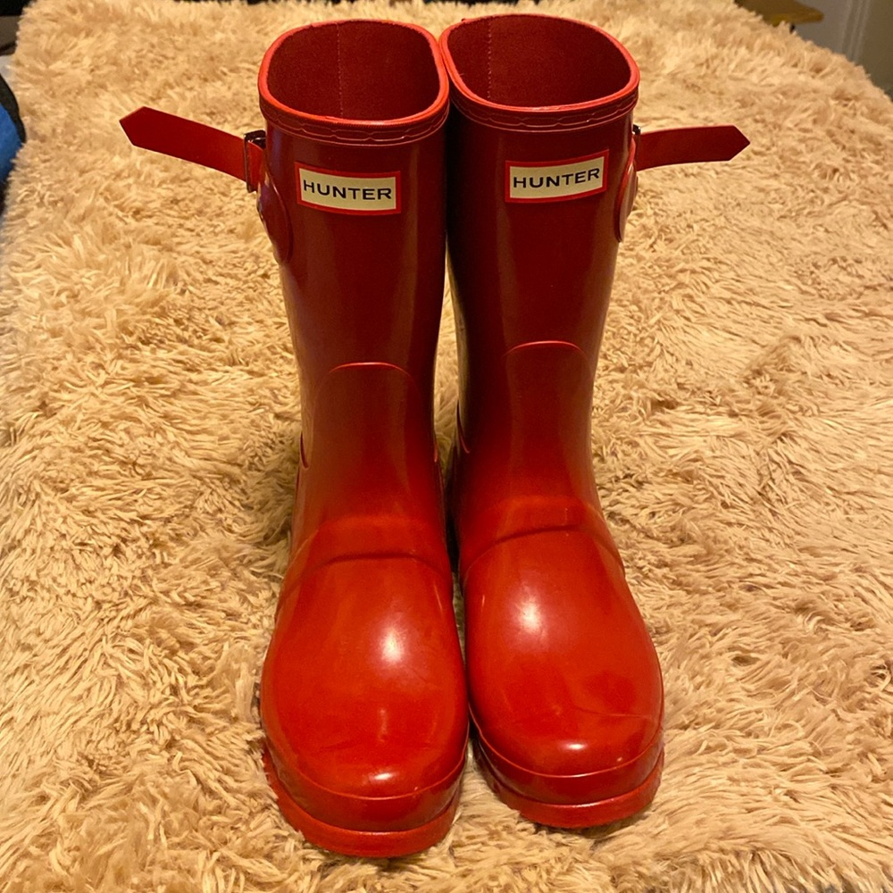 Women’s red Hunter rain boots